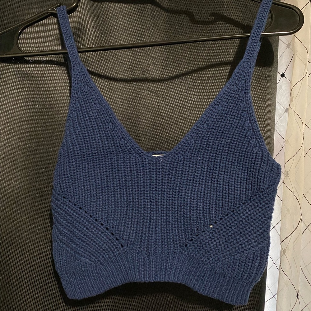 Blue knit top!